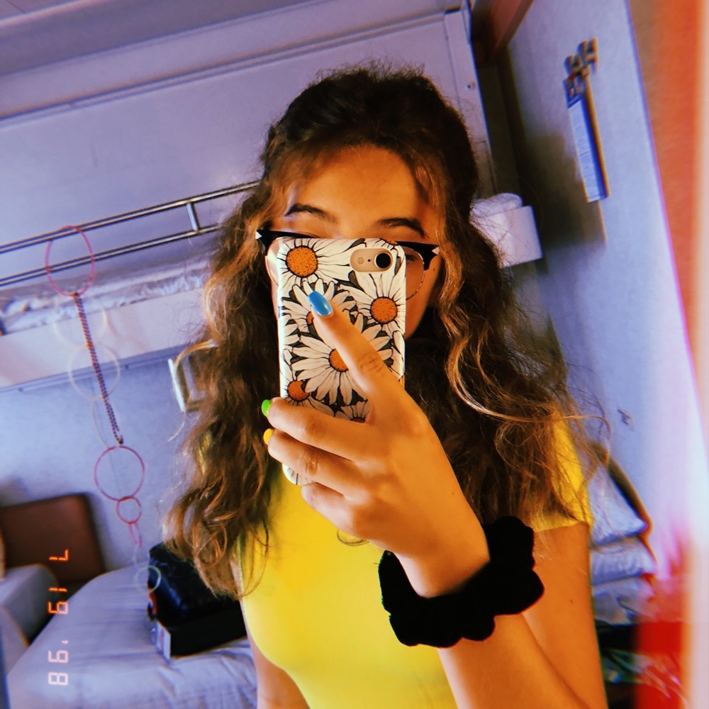 Meet your Posher, Maya